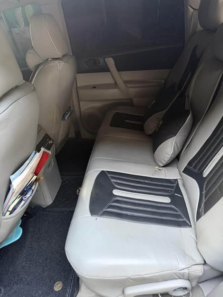 A picture of Toyota Highlander 2009