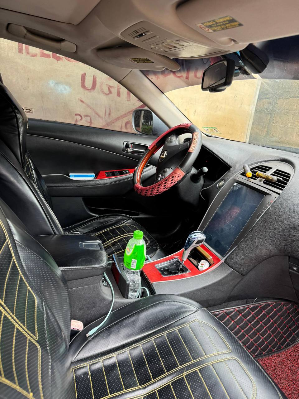 A picture of 2011 Lexus ES350 08165618646 