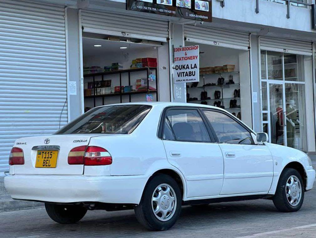 A picture of TOYOTA COROLLA