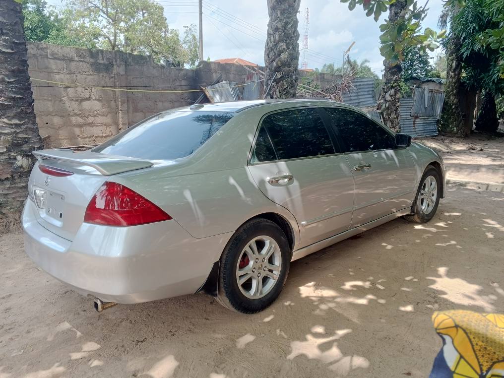 A picture of Honda Accord 2006 DC