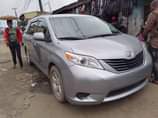 A picture of 2012 Toyota Sienna