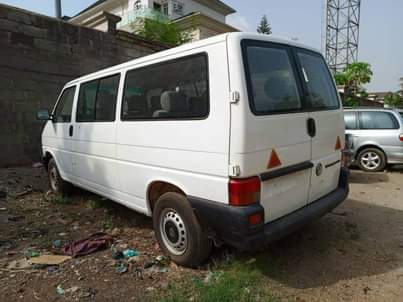 A picture of 2002 Volkswagen Bus 14 seater
