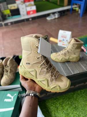 A picture of Desert Boots at 180K