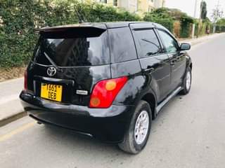 A picture of TOYOTA IST