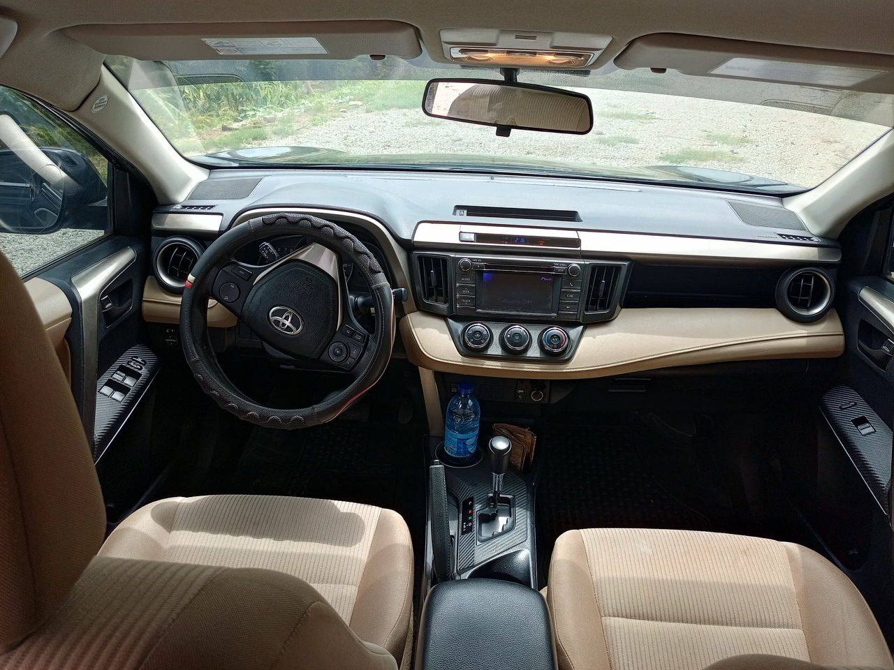 A picture of Toyota Rav4 2014 model