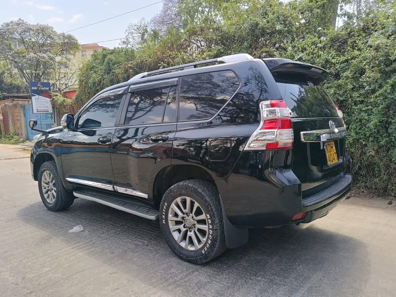 A picture of 2017 Toyota landcruiser prado j150