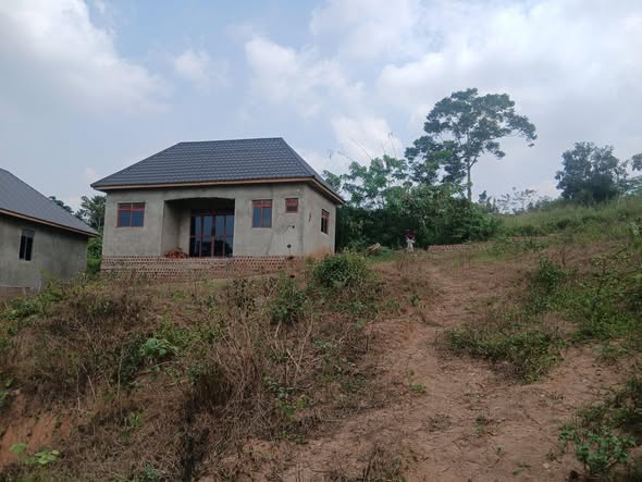 A picture of Plots at buwambo 0759810352