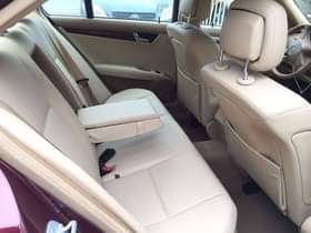 A picture of Features 3 0L V6 engine 7 speed auto transmission Black