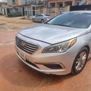 A picture of Hyundai Sonata 2015