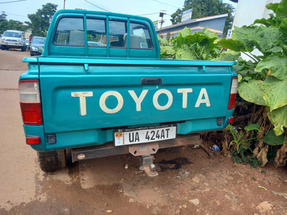 A picture of Hilux double cabin 3.0D