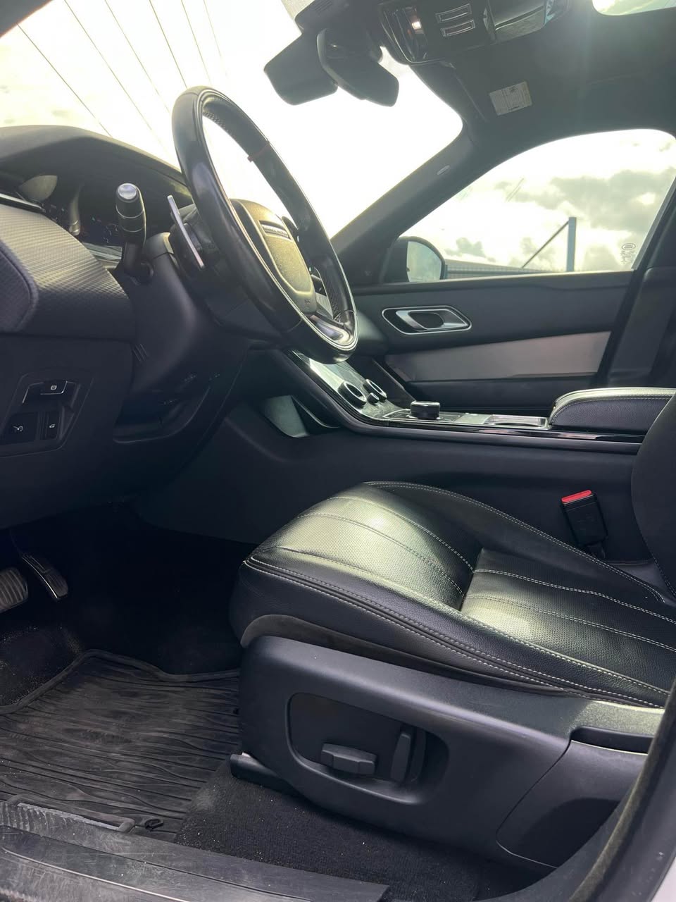 A picture of Distress sale 2018 Range Rover velar P250 SE R dynamic