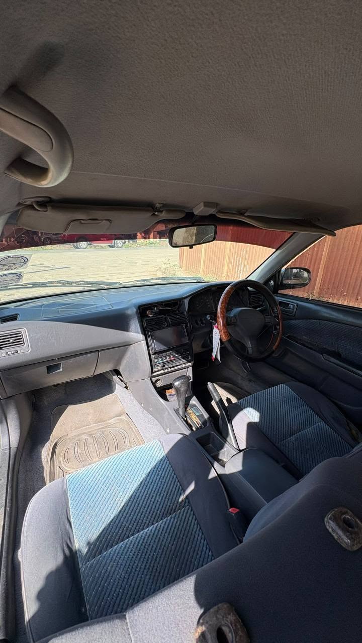 A picture of TOYOTA CARINA T I