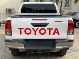 A picture of TOYOTA HILUX Manual Transmission Model 2017 Price 36 5M Location