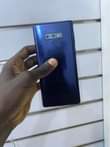 A picture of Samsung Note 9 128gb 6gb clean no cracks no dots