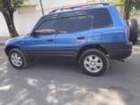 A picture of Toyota RAV4 old model